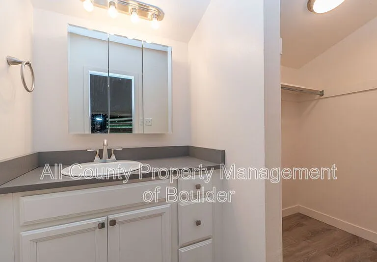 1842 Canyon Blvd #205 — Photo 9