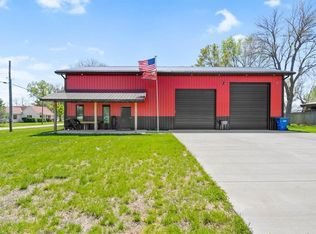 202 S 4th St, Pleasant Hill, MO 64090