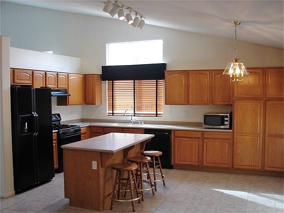 5th image of 3680 Yorba Linda Dr