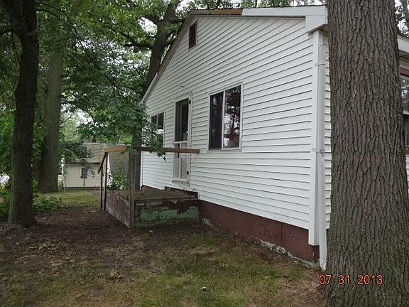 3rd image of 2788 Warren St