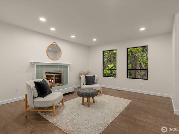 4th image of 3036 E Ames Lake Drive NE