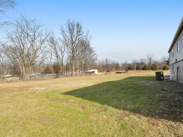126 Highland Dr, Troy, MO 63379
