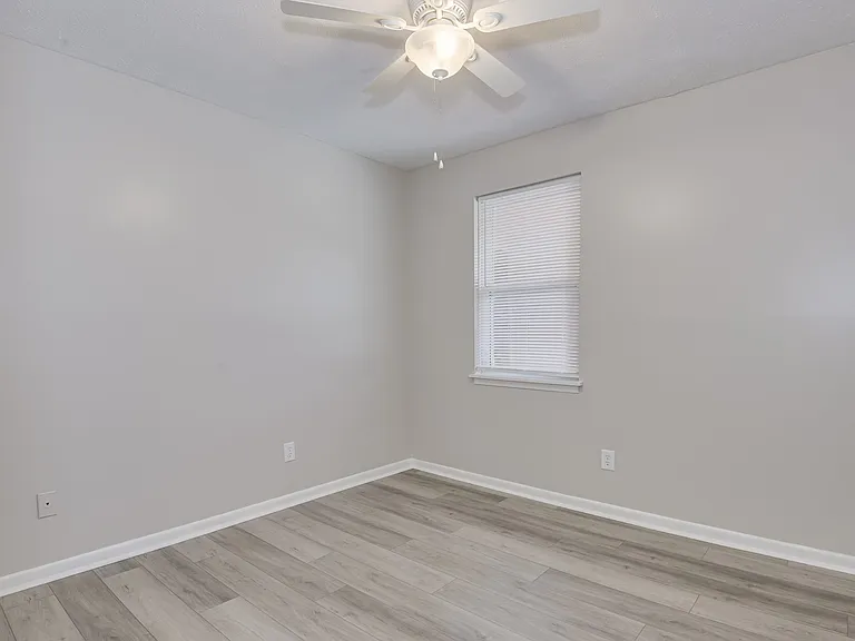 250 Almon Ct — Photo 21