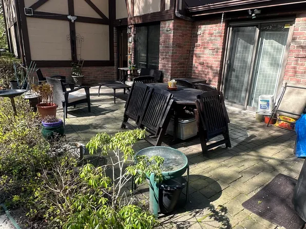 (undisclosed Address), Coram, NY 11727