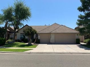 443 Coventry Ave, Clovis, CA 93611