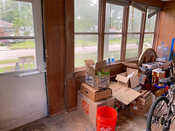 3rd image of 611 Freeborn Ave