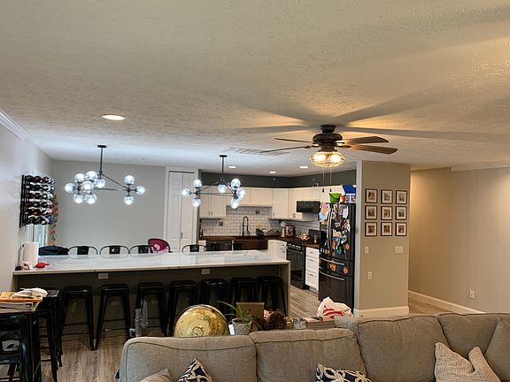 4th image of 11530 Pine Tree Pl