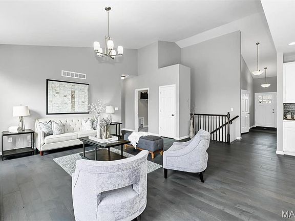 4th image of 28929 Old Court Dr