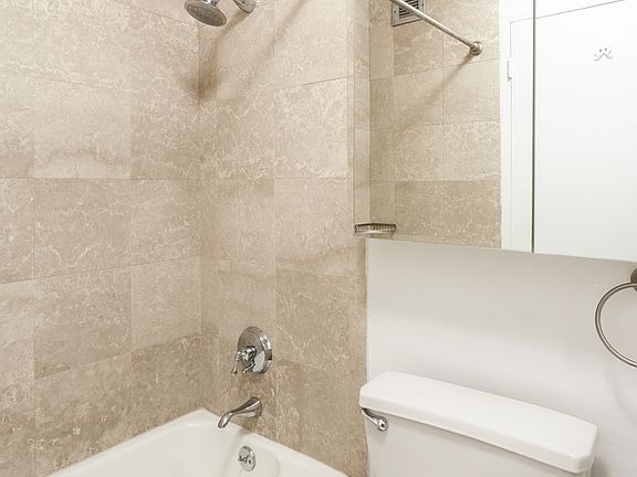 4th image of 201 E 87th St APT 25H