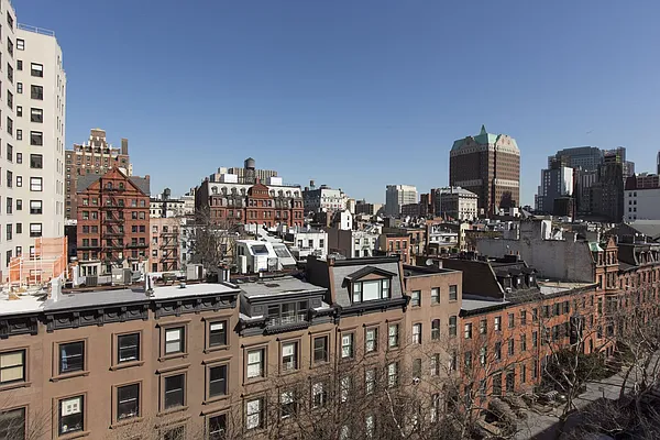 Sold by Compass | media 7