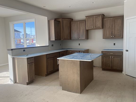 2nd image of 6583 Bellflower Dr