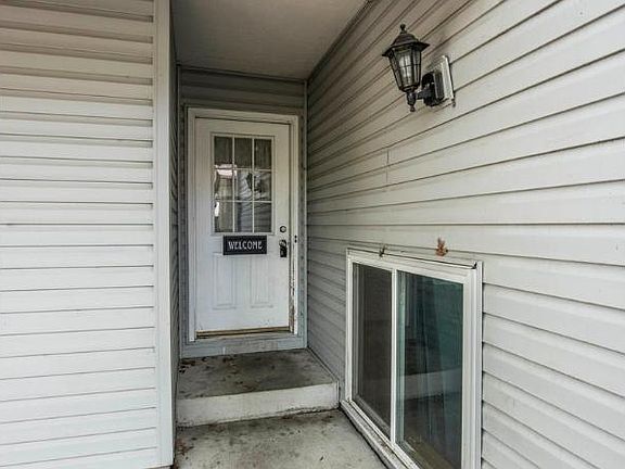 4th image of 1607 Goodview Ave N