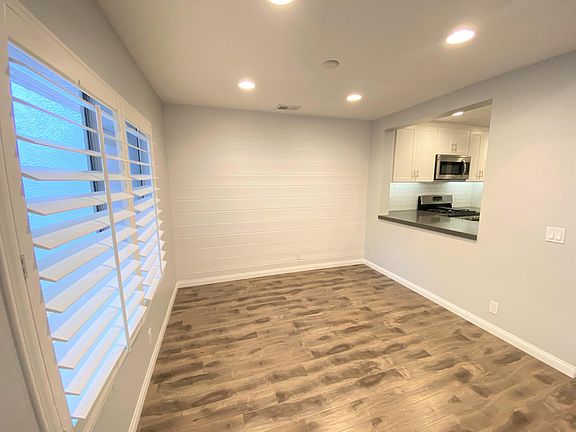5th image of 414 N Via Colinas