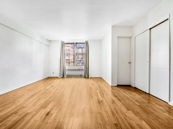 1420 York Avenue 5A image 5 of 6