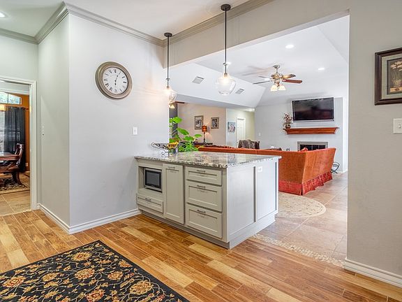 4th image of 6303 Sequoia Dr