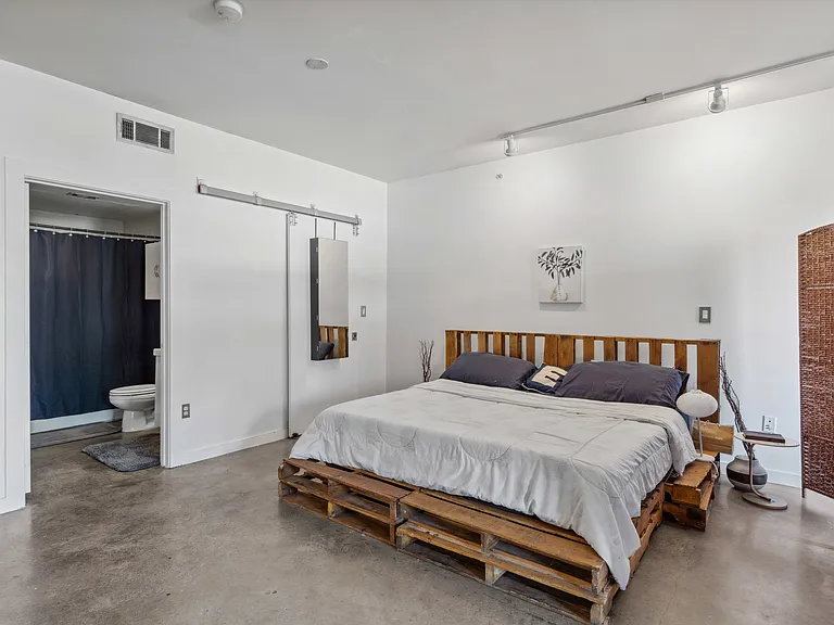 1111 S Akard St #210 — Photo 24