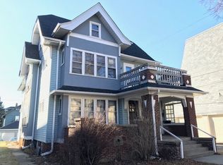 3057 N Farwell Ave, Milwaukee, WI 53211
