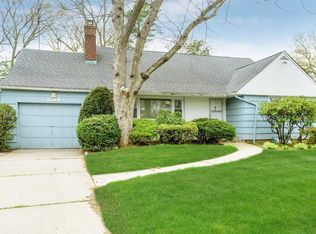 2144 Seneca Dr W, Merrick, NY 11566