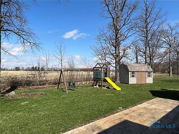 5th image of 1927 Edgewood Dr