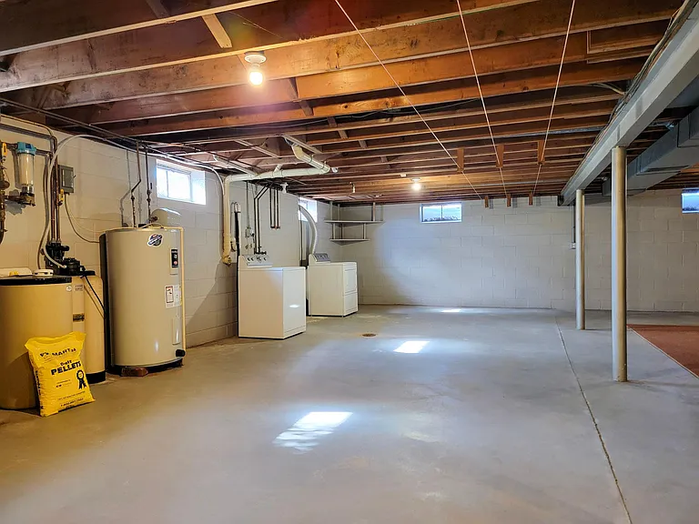 1523 Hollywood Ave — Photo 18