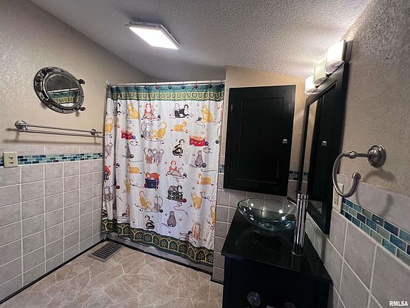 3rd image of 3634 Homestead Ave