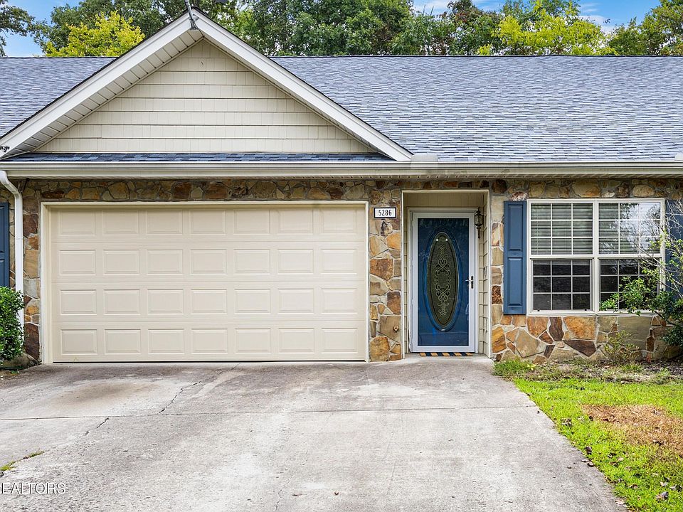 1st image of 5286 Avery Woods Ln