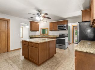 2202 Lander Ln, Waukesha, WI 53188