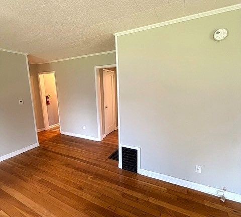 5th image of 106 Margaret St APT B