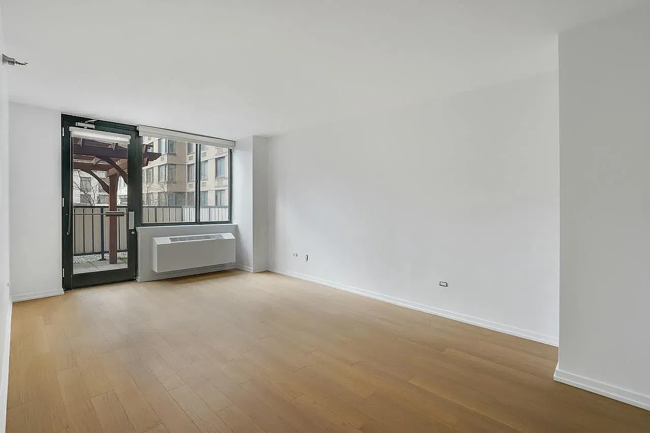 75 W End Ave — Photo 2
