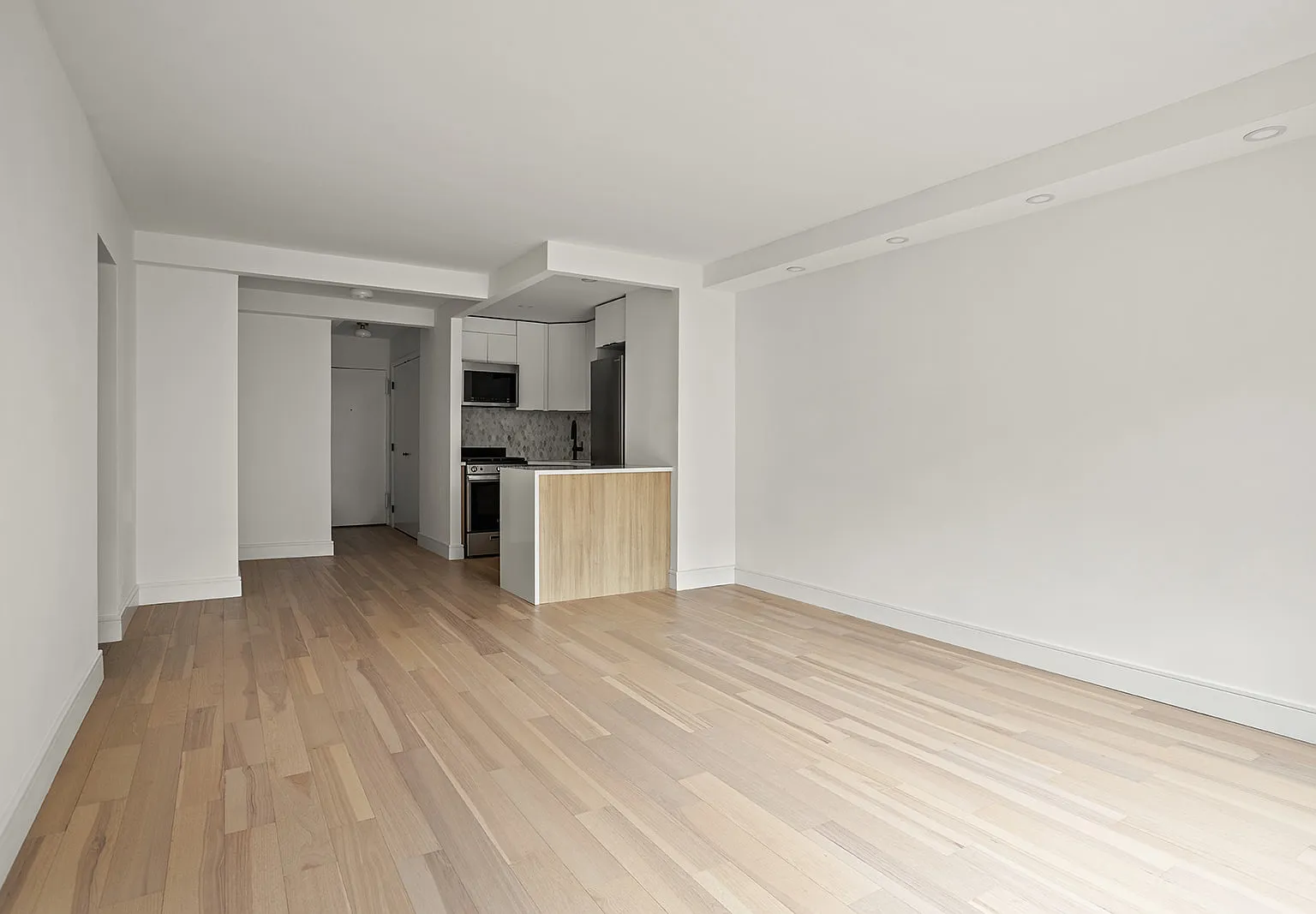 321 East 48th Street — Photo 2