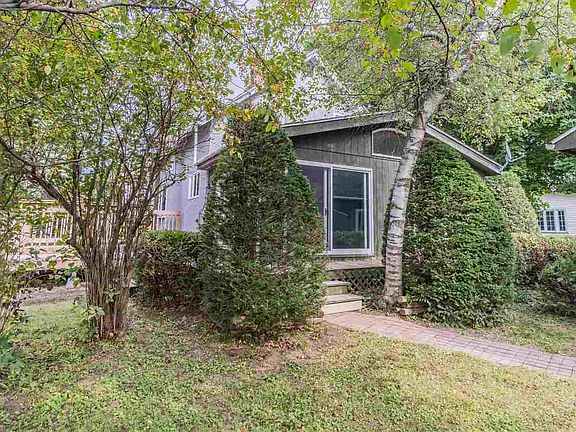 4th image of 61 Waid St