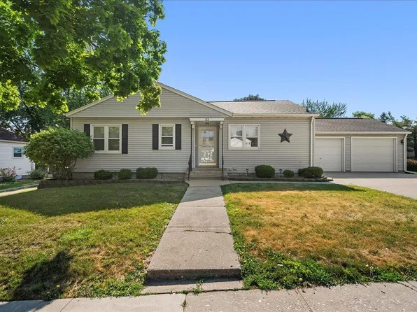 33 8th Ave SE, Oelwein, IA 50662