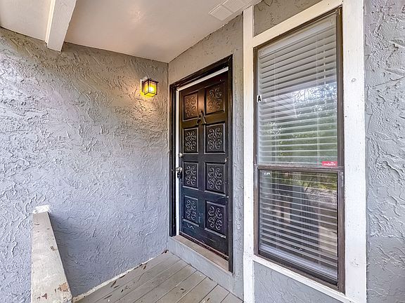 3rd image of 3735 Donovan Dr APT A