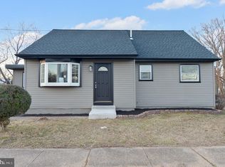 47 W 7th St, Burlington, NJ 08016