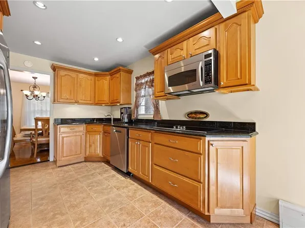 3710 Avenue P image 13 of 40