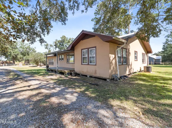 1002 Mimosa Ln, Saint Martinville, LA 70582