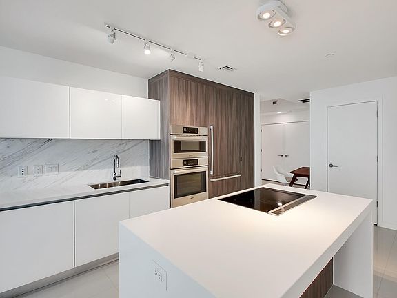 5th image of 851 NE 1st Avenue #2005