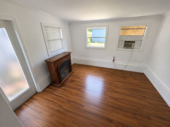 5th image of 18550 SE 24th Pl