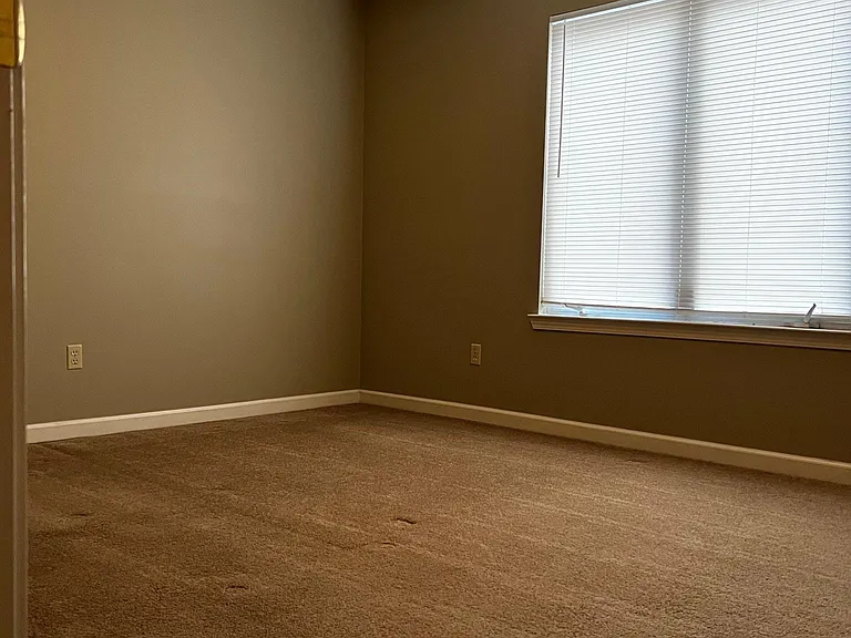1560 Kirby Pkwy — Photo 8