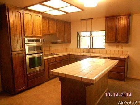 3rd image of 121 Brodiewest Ct