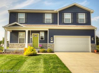 1333 Douglas Fir Dr, Howell, MI 48843