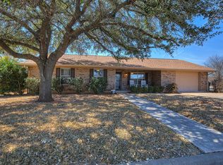 1512 W Trailmoor Dr, Fredericksburg, TX 78624