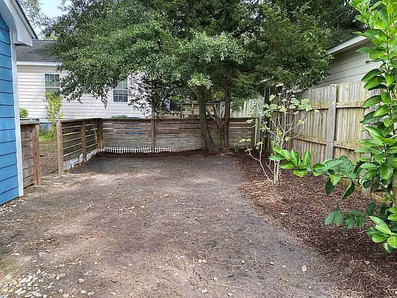 3rd image of 304 Wright St