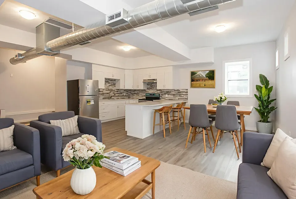 140 Caroline St S #1
