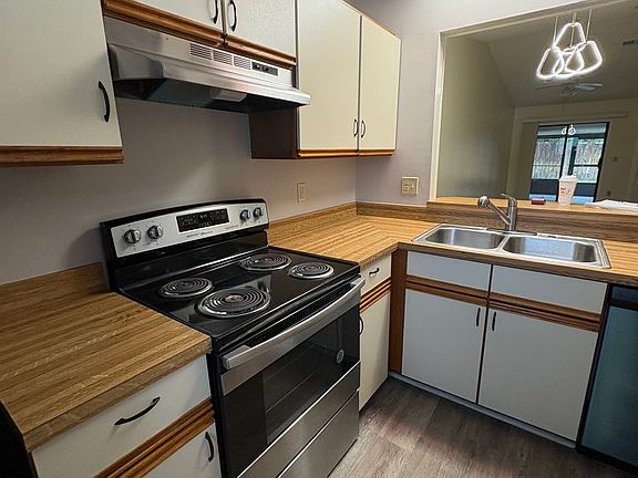 4th image of 85 Debarry Ave APT 1044