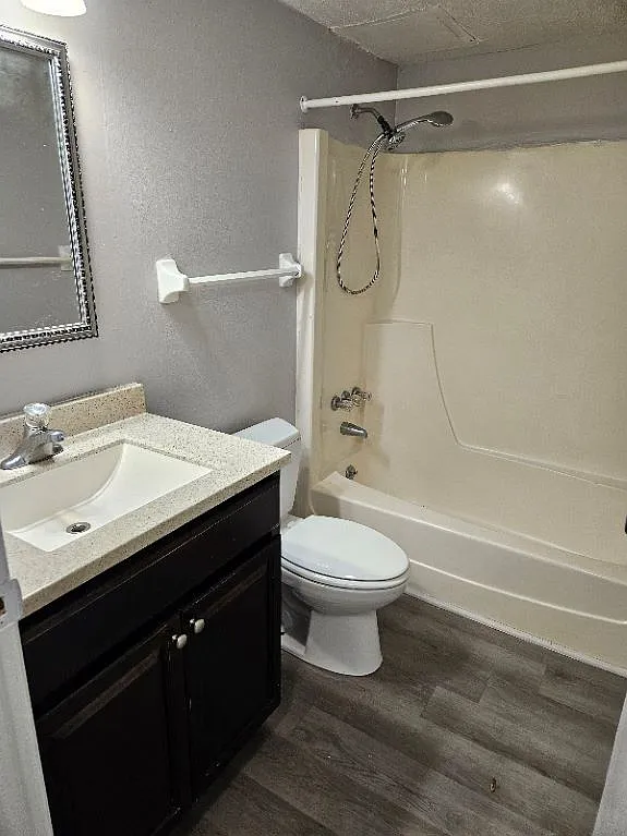2 bed, $925 — Photo 3