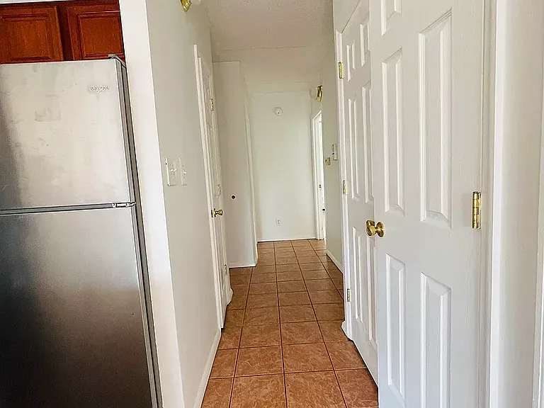 36 Howard Ave #2 — Photo 7