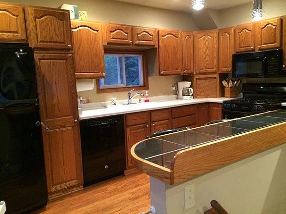 Kitchen w/Maple Cabinets