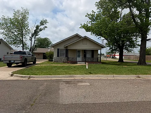 1730 N Louisa Ave Photo 1