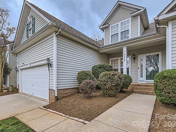 2nd image of 2543 Shannon Dr